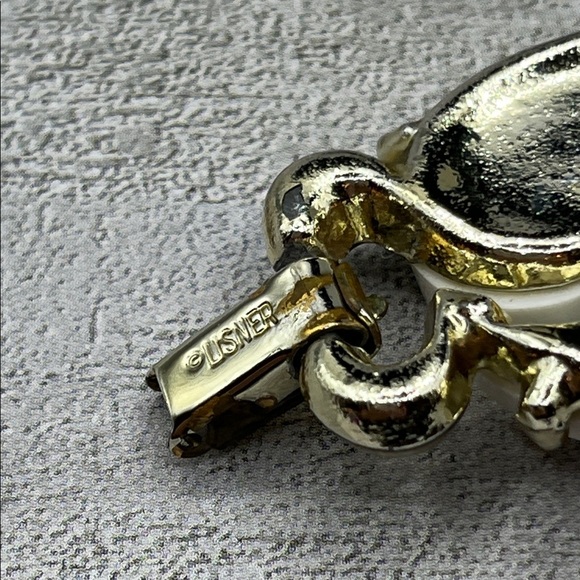 Vintage Mid Century Signed Lisner White Thermoset Teardrop Chunky Bracelet - Picture 12 of 13